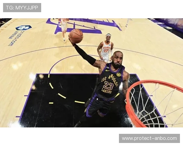 詹姆斯关键时刻发威湖人逆转勇士锁定季后赛席位